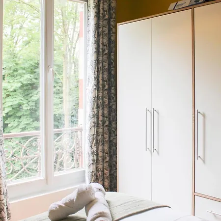 Bright Renovated 40 M