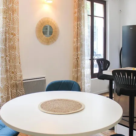 Bright Renovated 40 M *